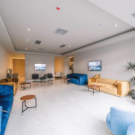 Grand City Real Estate Lejlighed Batumi Eksteriør billede